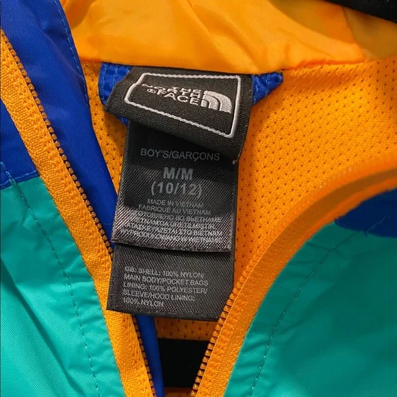 Boys North Face raincoat. In excellent condition - Picture 2 of 5
